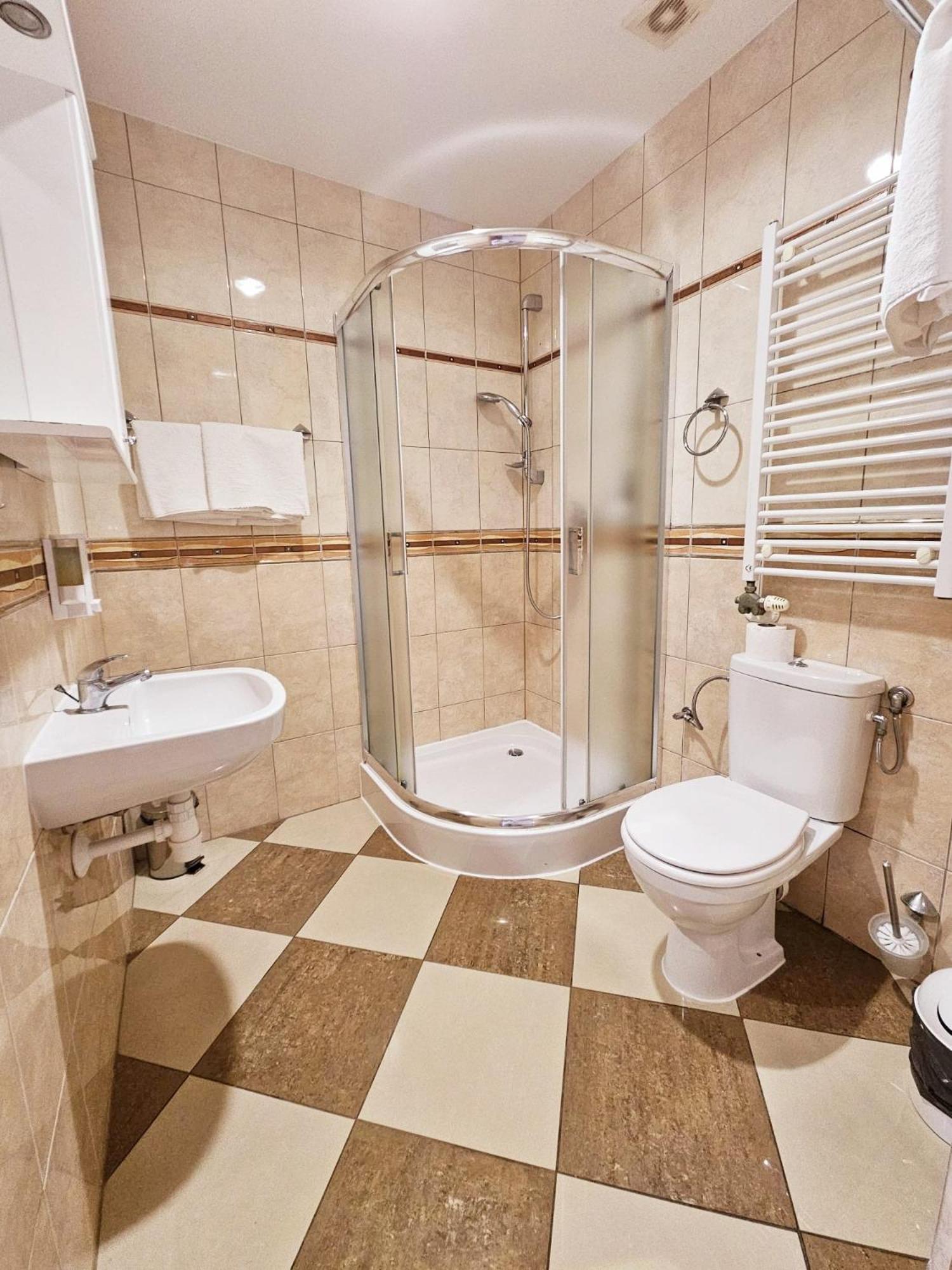 Restauracja Hotel Przystan Люблин Екстериор снимка