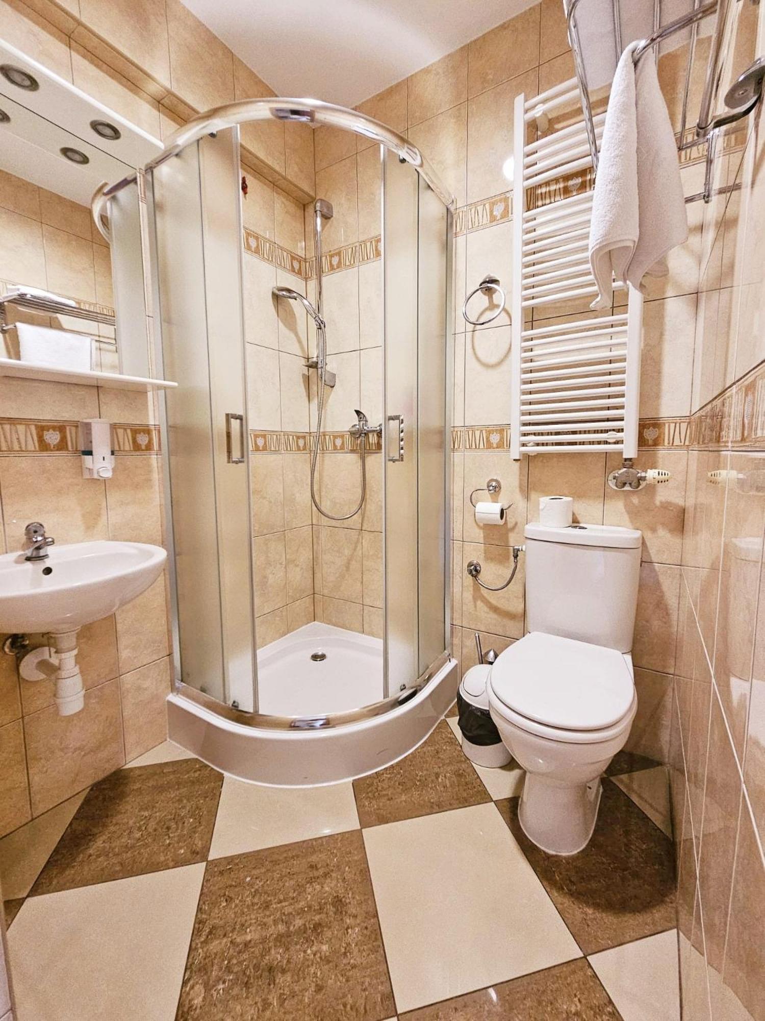Restauracja Hotel Przystan Люблин Екстериор снимка